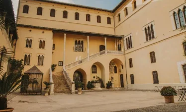 patio de armas del palau ducal